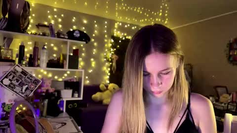 Amily online show from March 1, 1:59 pm