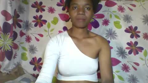 aminah01 online show from April 5, 6:21 am