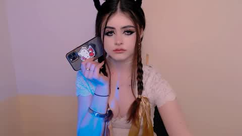 Amina online show from April 22, 4:03 pm