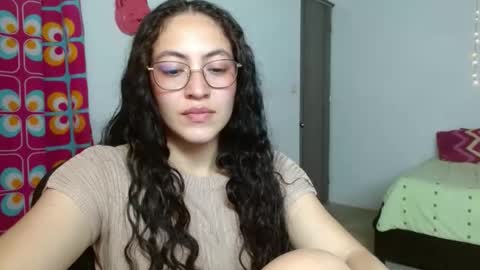 Snapshot of amitlu_ chatting on October 21, 7:17 pm amitlu_ online show from October 21, 7:17 pm