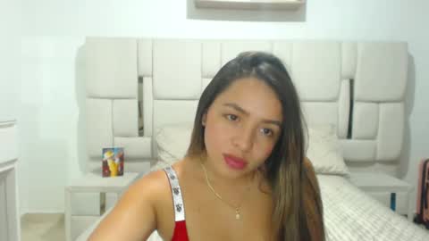 ammy_velez online show from February 20, 8:58 pm
