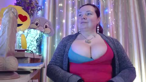 amorelara online show from April 17, 7:55 am