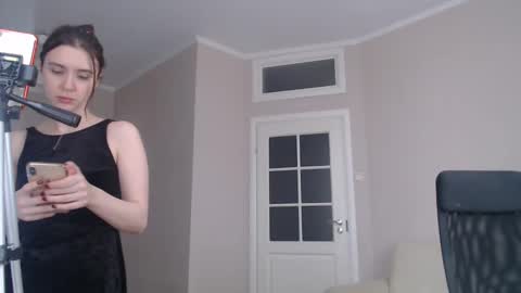 miss unforgettable online show from March 5, 11:06 am