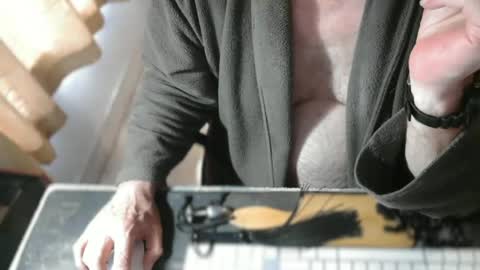 amslave4f online show from June 26, 7:03 am
