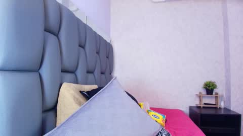 amy__wats0n online show from March 25, 7:20 pm