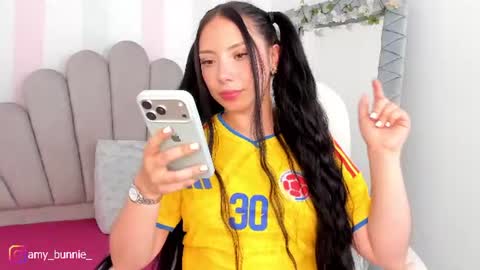 Amy online show from July 3, 9:52 pm