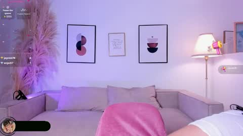 Hello I am Allison Welcome to my room and let is  have a good time together whith me online show from December 16, 7:42 pm