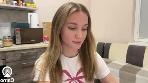 Snapshot of amy_meoww chatting on December 8, 5:01 pm amy_meoww online show from December 8, 5:01 pm