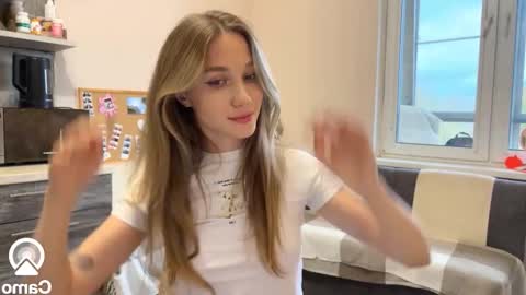 Snapshot of amy_meoww chatting on October 15, 12:28 pm amy_meoww online show from October 15, 12:28 pm