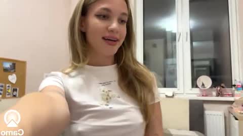 Snapshot of amy_meoww chatting on September 28, 6:39 pm amy_meoww online show from September 28, 6:39 pm