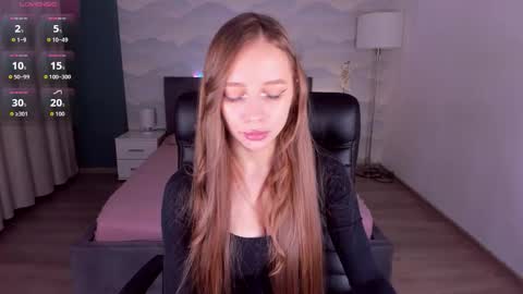 Amy online show from December 4, 4:17 pm