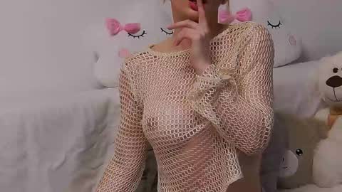 amyhennessy online show from February 14, 8:42 am