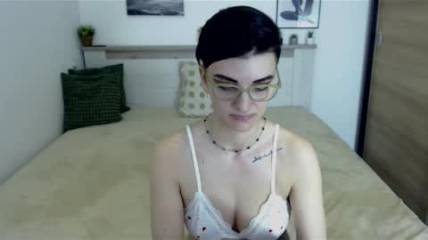 Snapshot of amylexy chatting on March 8, 1:14 pm Hi there guys  My pleasure in your hands  pvt is open online show from March 8, 1:14 pm