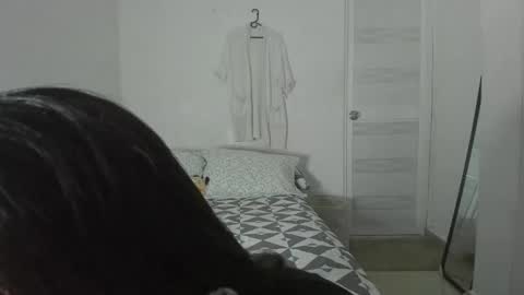 Amy online show from December 5, 6:27 pm