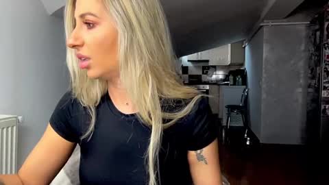 amyroberta92 online show from November 10, 7:44 am