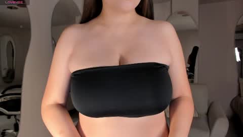 AMY R  online show from June 13, 4:34 am