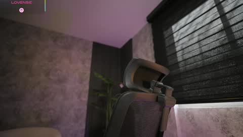 AMY WALKER online show from April 2, 1:51 pm