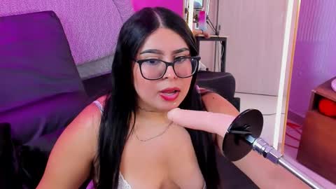 amywhitte_ online show from November 9, 8:22 pm