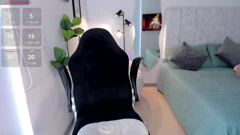    online show from April 22, 8:49 pm