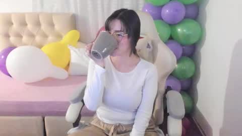 Snapshot of ana_ruuh chatting on October 21, 10:24 pm Im anna but you can call me as you want online show from October 21, 10:24 pm
