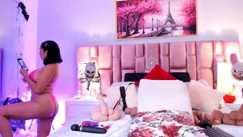 Snapshot of anaa_bellaa chatting on October 21, 12:21 pm anaa_bellaa online show from October 21, 12:21 pm