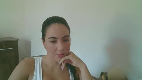 anabelenogueira1 online show from April 14, 4:32 pm