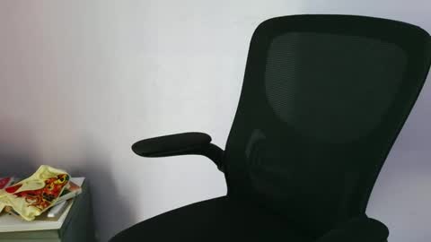 anabelucci_ online show from April 22, 6:48 pm