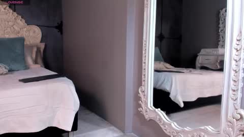 Ana Henao or Annie... Follow me ahenaocb Insta  X online show from November 15, 8:43 pm