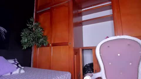 Snapshot of anahi__18 chatting on October 13, 11:40 pm Anahi online show from October 13, 11:40 pm