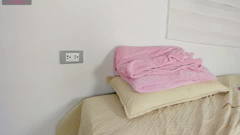 anahi_starr online show from December 18, 6:53 am