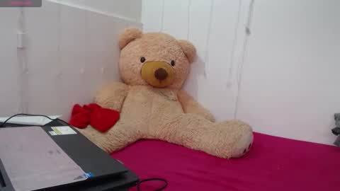 Anahi Browns online show from January 14, 6:16 pm