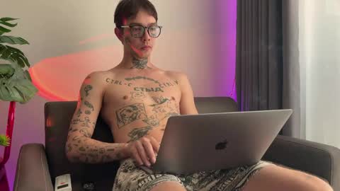 simon online show from June 8, 1:00 am