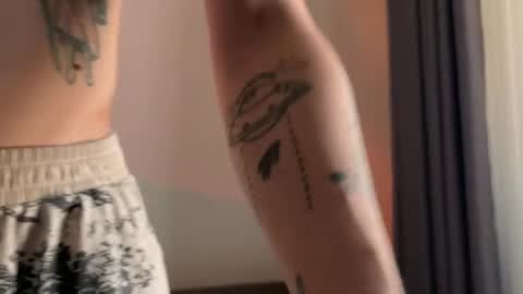 simon online show from April 16, 1:17 am