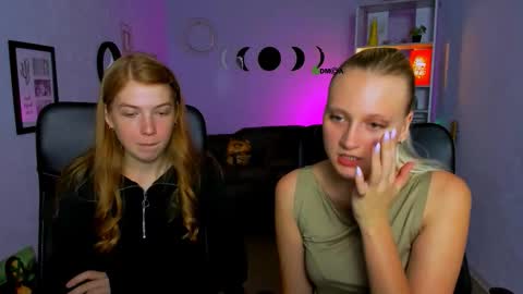 Snapshot of anais_boom chatting on September 12, 12:51 pm Anais online show from September 12, 12:51 pm