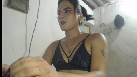 Analia smith online show from May 16, 1:35 am