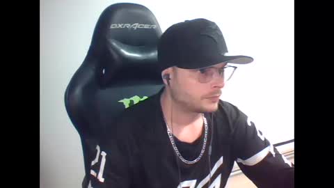 anarchyy1994 online show from April 19, 9:21 am