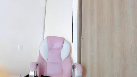 Anastacia online show from February 26, 10:05 am