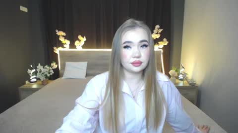 anastacyyellig online show from April 23, 8:21 pm