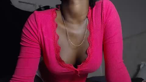 mayah online show from November 15, 7:04 pm