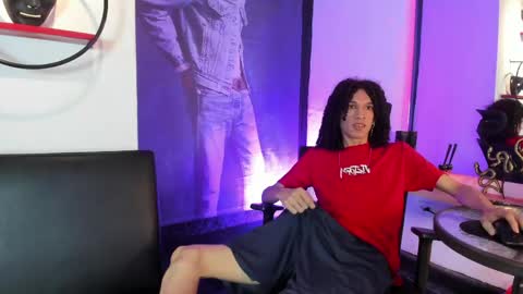anddy_hugecock online show from May 26, 1:39 pm