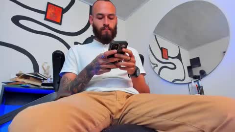 Andrs   -                   online show from November 21, 1:25 am