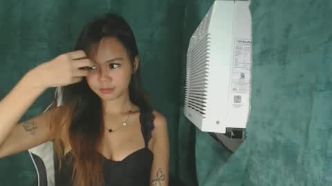 andiaprecious_ online show from March 27, 5:02 am