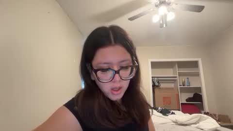 anditspinkxo online show from June 12, 9:03 pm