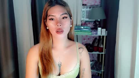 andrea06121998 online show from April 5, 5:21 pm