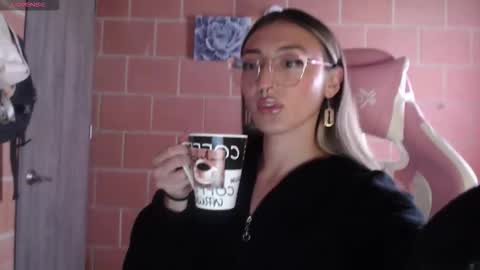 Andrea  online show from February 4, 4:11 pm