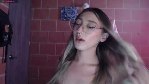 Andrea  online show from October 7, 4:03 pm