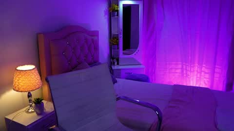 Andrea online show from February 10, 5:30 pm