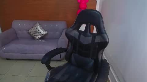 Andrea online show from March 7, 4:33 pm