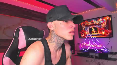 andrees_s online show from December 2, 12:53 am