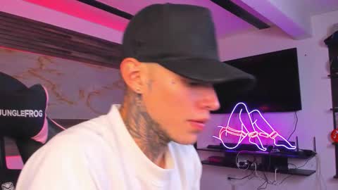 andrees_s online show from November 17, 12:24 am